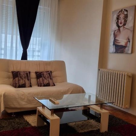 Slavija Square Apartments Belgrad Exteriör bild
