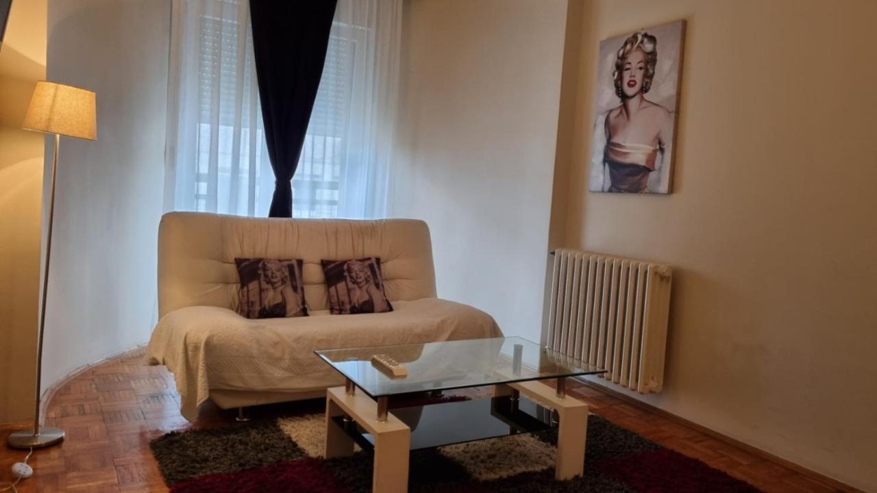 Slavija Square Apartments Belgrad Exteriör bild