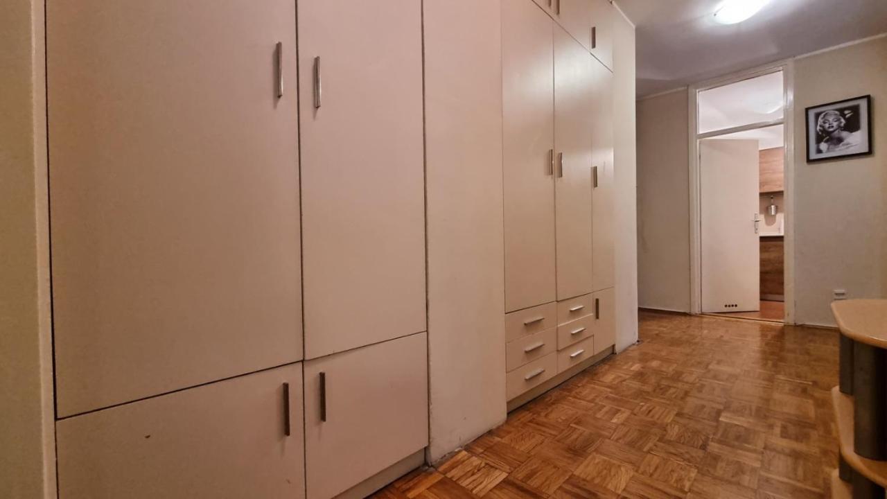 Slavija Square Apartments Belgrad Exteriör bild