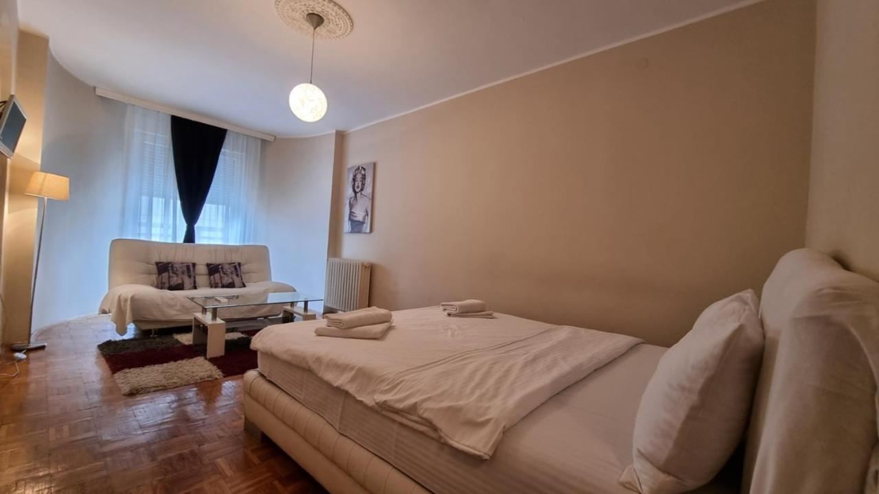 Slavija Square Apartments Belgrad Exteriör bild