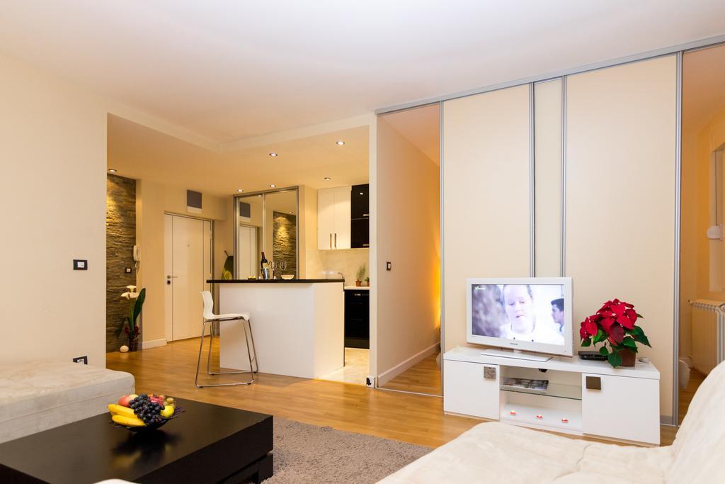 Slavija Square Apartments Belgrad Rum bild