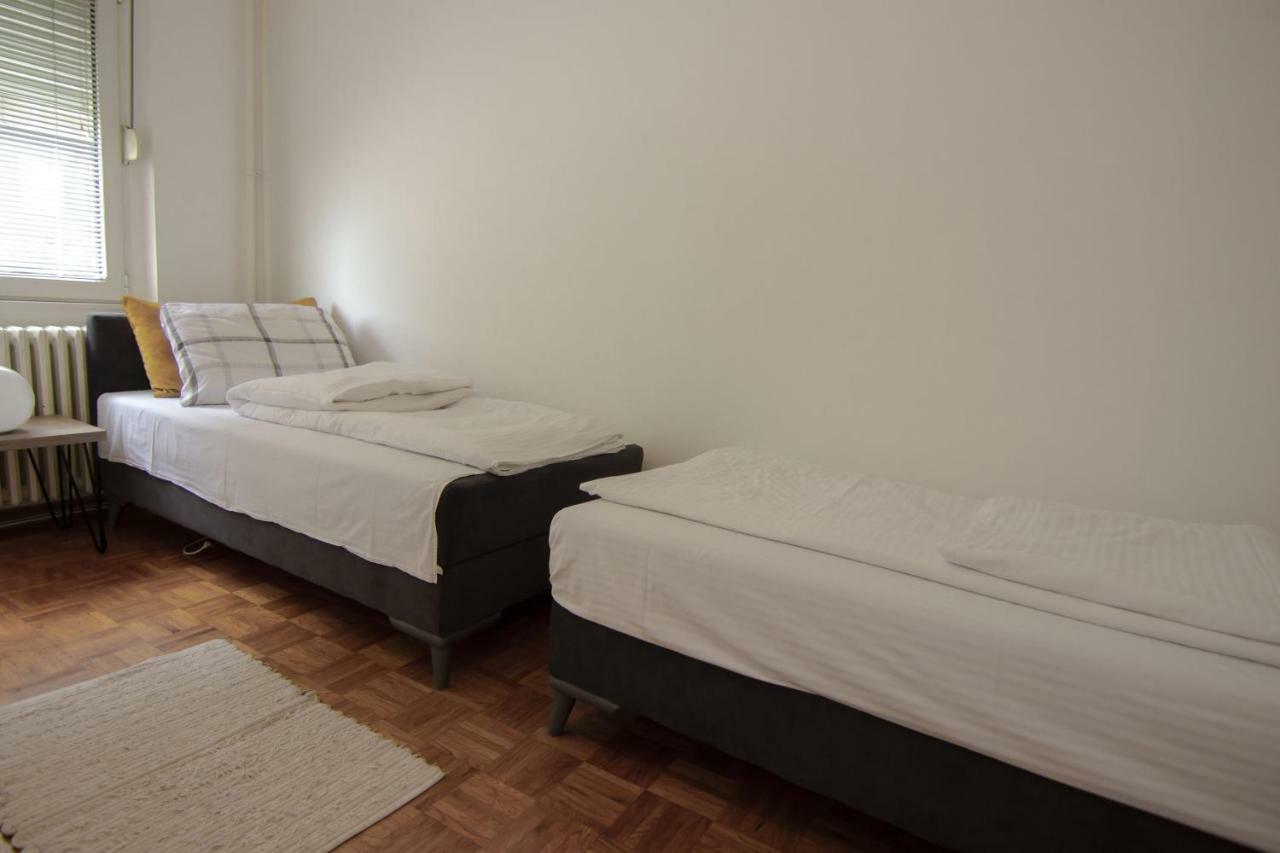 Slavija Square Apartments Belgrad Exteriör bild